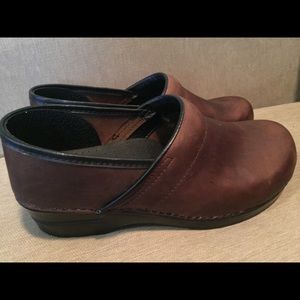 Women’s Sanita Clogs